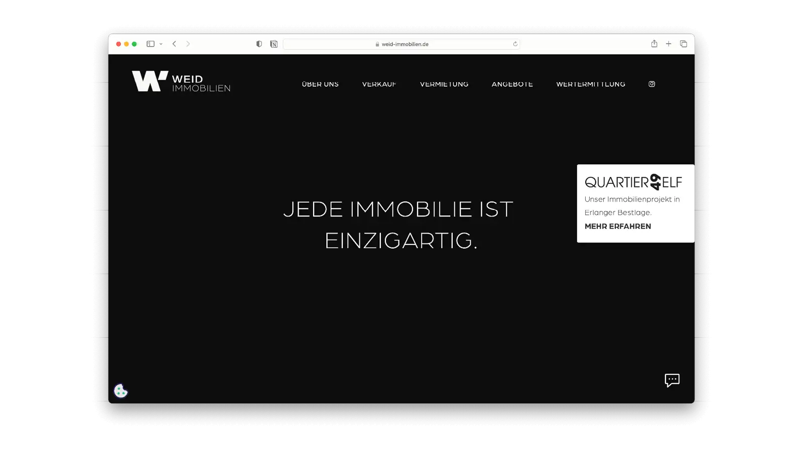 Schwarze Internetseite der Firma Weid Immobilien mit weißer Schrift